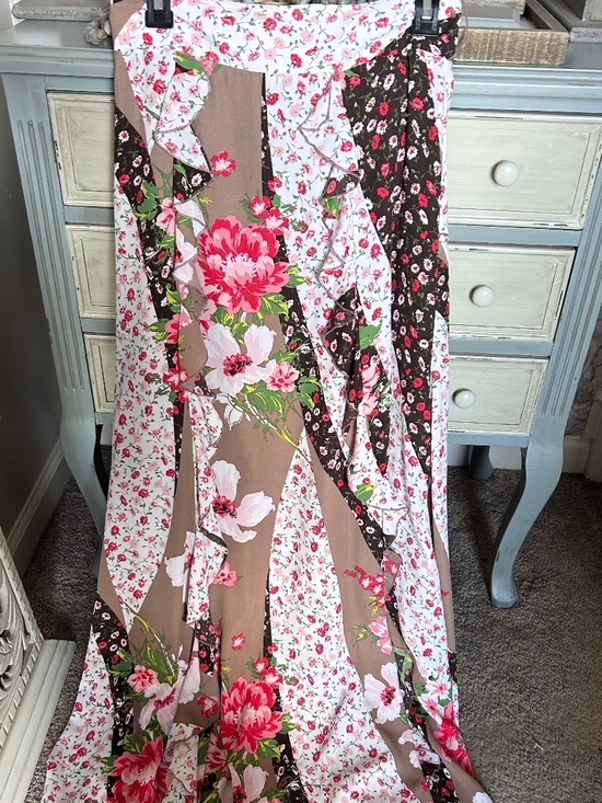 New York & Company Dresses & Skirts - XS, New York and Co. flowy, ruffle skirt